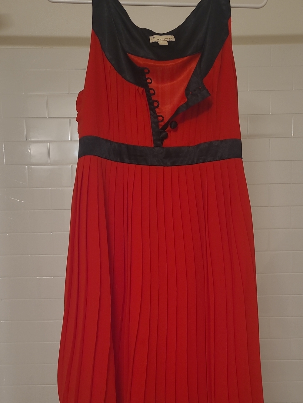 Forever 21 red accordion pleat chiffon dress